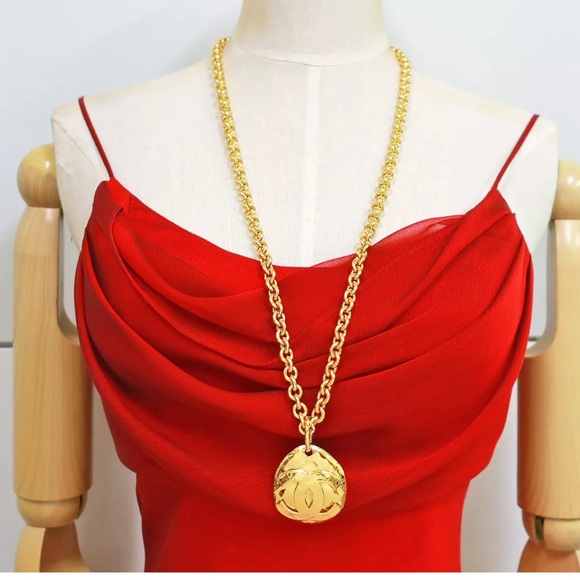 💝 Auth CHANEL Set CC Logo Chain Pendant Necklace with Earrings + Box💝 - Picture 1 of 10